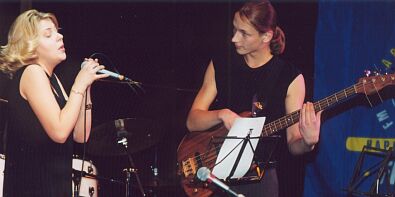 Наталья Ломоносова (слева), фестиваль "Джазовые голоса"