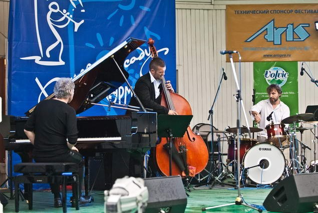 Artur Dutkiewicz Trio