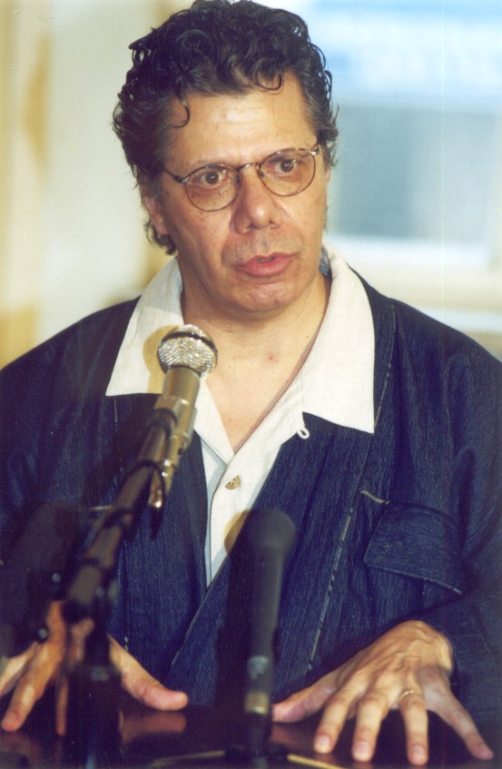 Чик Кориа на пресс-конференции в Москве, 2001 (фото © Павел Корбут)