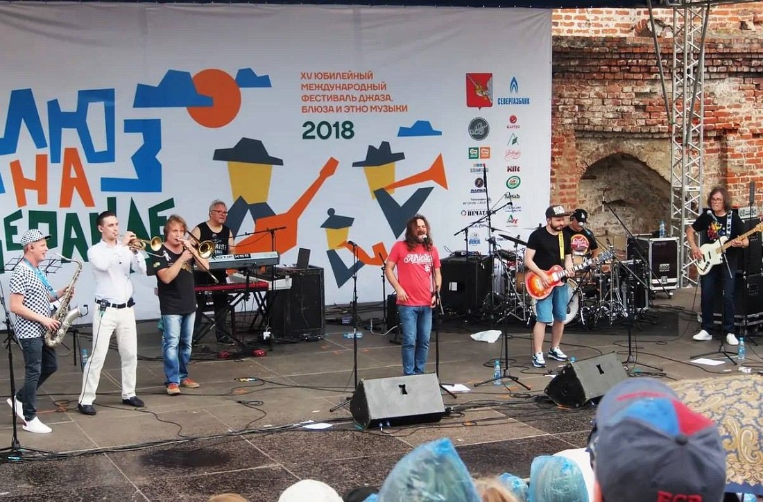 Leonid & Friends на фестивале «Блюз на веранде», Вологда, июль 2018 (фото © Кирилл Мошков, «Джаз.Ру»)