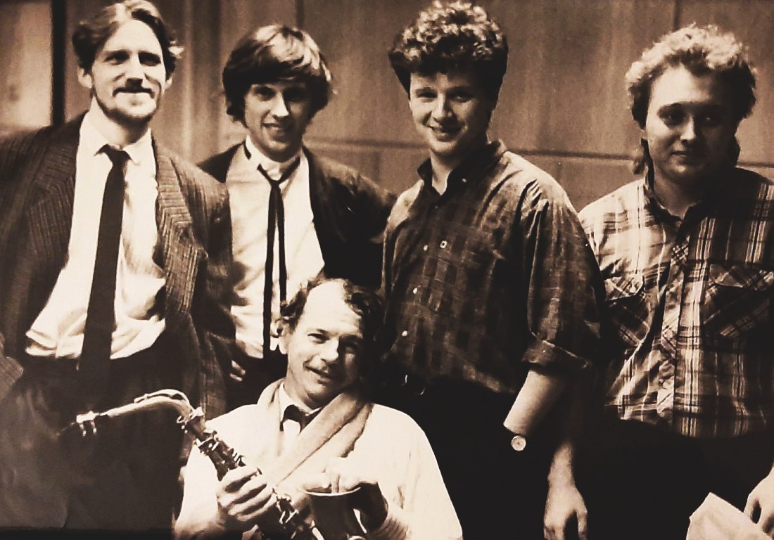1989. Гитарист Андрей Рябов, пианист Андрей Кондаков, барабаншик Олег Бутман, контрабасист Виталий Соломонов и саксофонист Ричи Коул (фото © Алексей Песков)