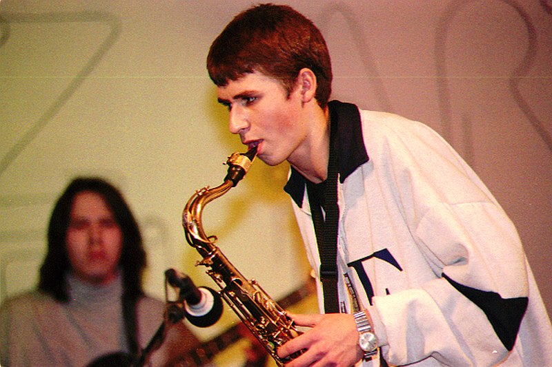 14-летний Дмитрий Мосьпан в московском «Джаз Арт клубе» на Беговой улице, апрель 1998 г. (фото © Павел Корбут)