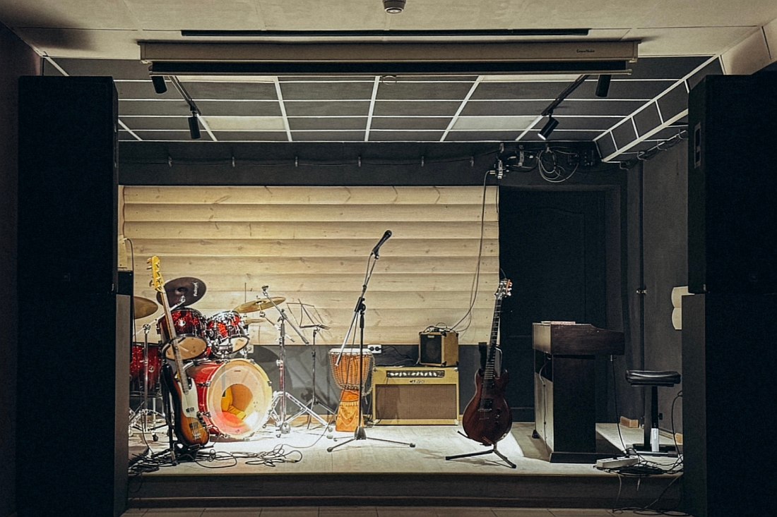 «Изба Джаз»: сцена