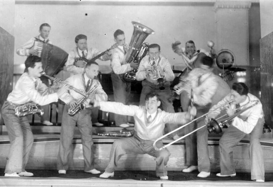 Теа-джаз Леонида Утёсова, 1929 или 1930 (коллекция Сергея Богданова, из архива Елены Апрелевой)