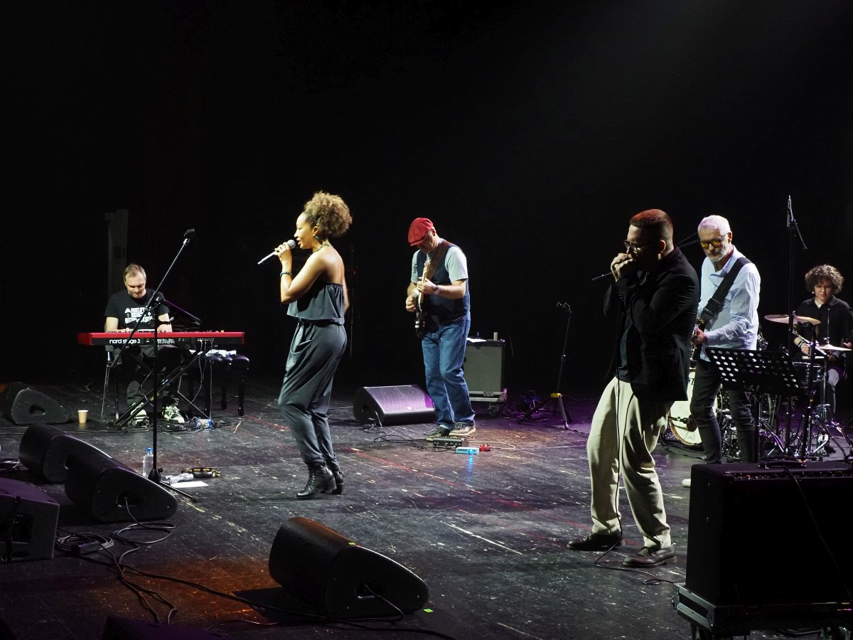 Elizabeth Allai & The Southern Comfort