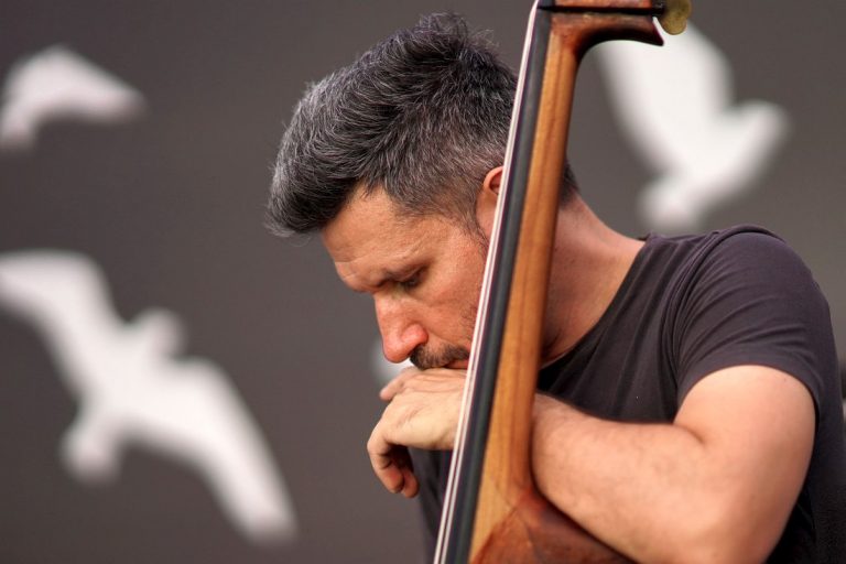 Интервью «Джаз.Ру». Сергей Хутас: «Контрабас помешал мне стать вокалистом»