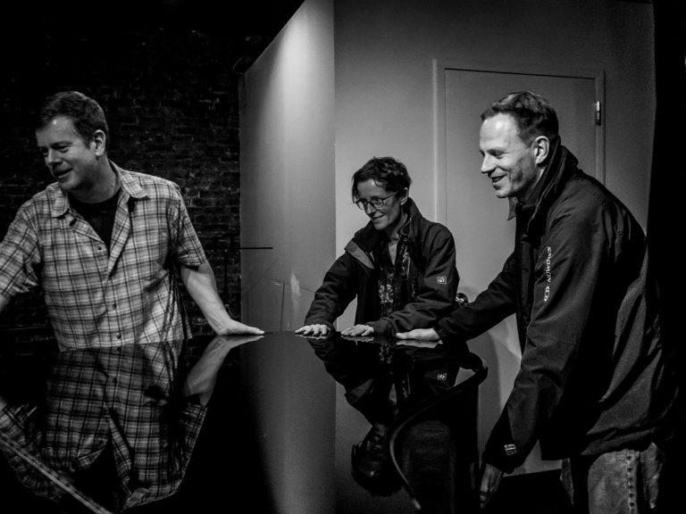 Интервью пианистки Элизабет Харник из трио DEK саксофониста Кена Вандермарка