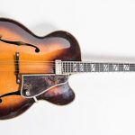 Молния: народному артисту России гитаристу Алексею Кузнецову вернули его легендарную гитару Gibson Super 400 CES