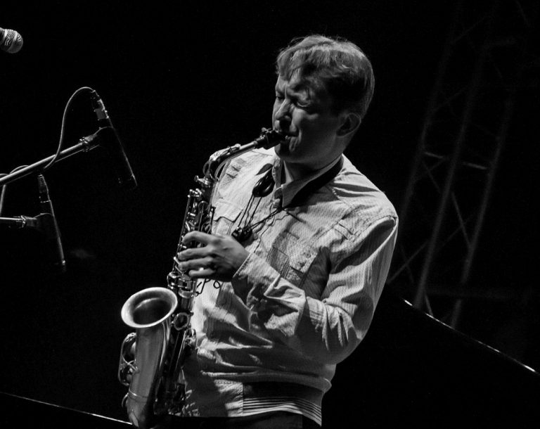 Саксофонист Алексей Круглов отметит 20-летие своего «Круглого Бенда» в палиндромную дату 02.02.2020