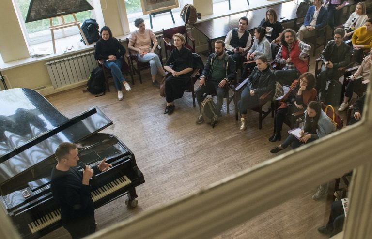 Евгений Лебедев на интенсиве «Весна с Lanote» (фото: Леонид Селеменев)