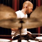 «Синапс счастья». Барабанщик Саша Машин выпускает второй альбом как лидер международного ансамбля Саша Машин. Запись альбома в московской студии CineLab (фото © Евгений Петрушанский)