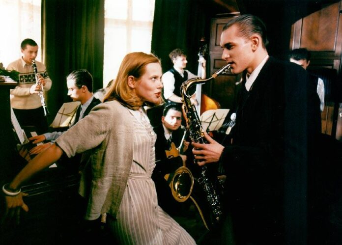 Кадр из фильма «Eine kleine Jazzmusik» (1996)