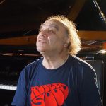 Солнечный человек российского джаза Сергей Манукян нуждается в нашей помощи Сергей Манукян (фото: Наталья Кравченко, 2022)