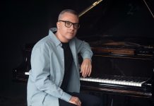 Пианист Дмитрий Илугдин представляет в «Зарядье» новую программу Ilugdin Trio «Старый город» Дмитрий Илугдин