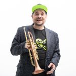 Питерский артист поп-джаза Вова Чё Морале отмечает 45-летие на сцене Вова Чё Морале