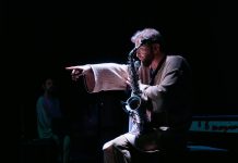 На ArtBeat Music выходит киноперформанс «Навстречу гуманному Завтра» в постановке Алексея Круглова Алексей Круглов в киноперформансе «Навстречу гуманному Завтра»