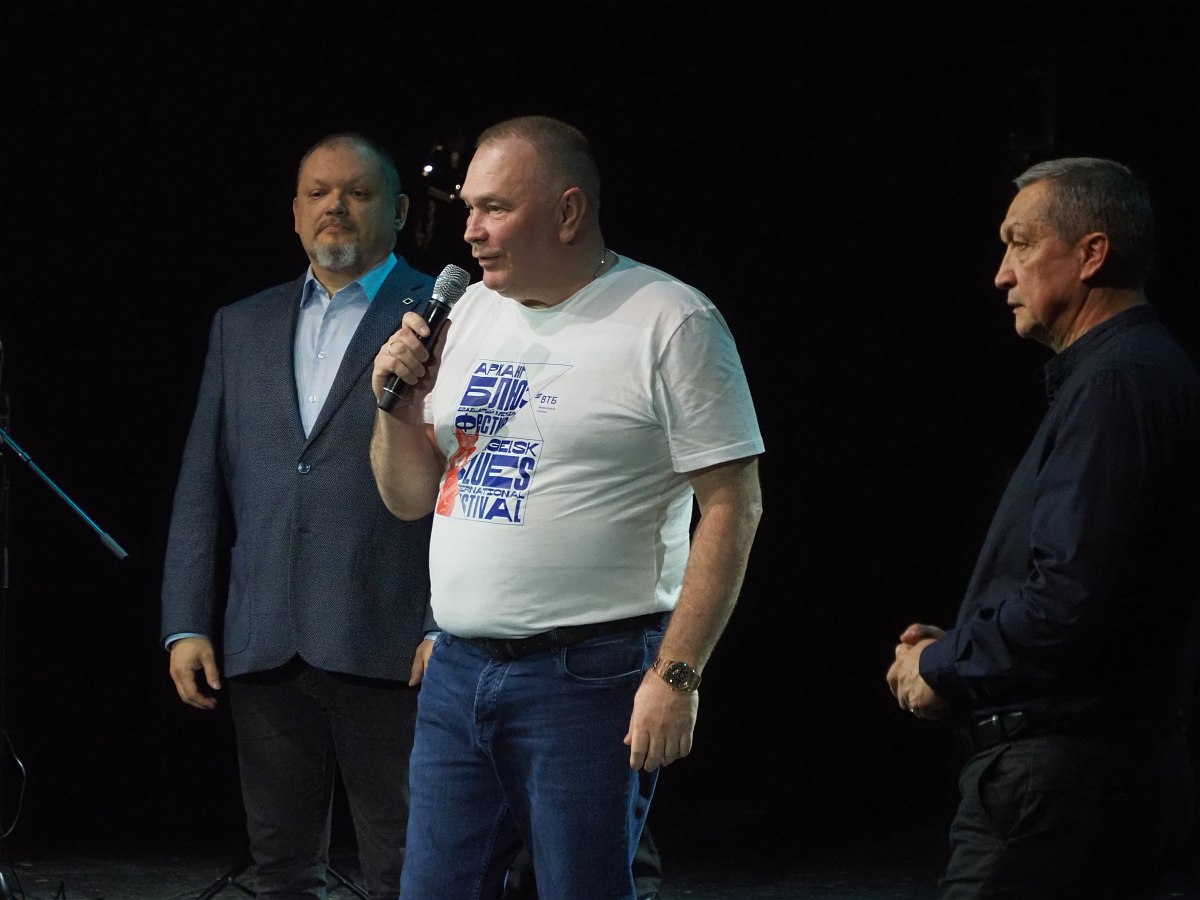 Ведущий фестиваля Кирилл Мошков, представитель Генерального спонсора- банка ВТБ (ПАО)  управляющий Александр Первушин, продюсер Тим Дорофеев