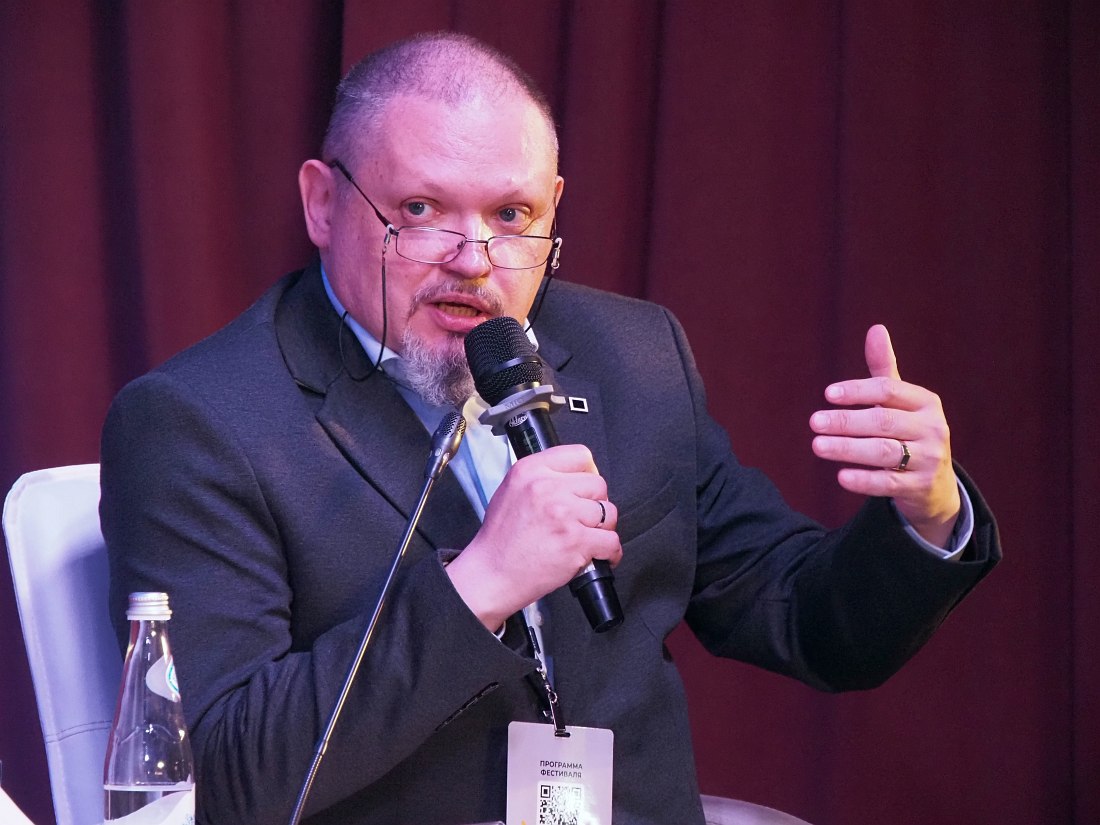 Секция «Education Across Borders. Зарубежные методики и опыт». Модератор Кирилл Мошков