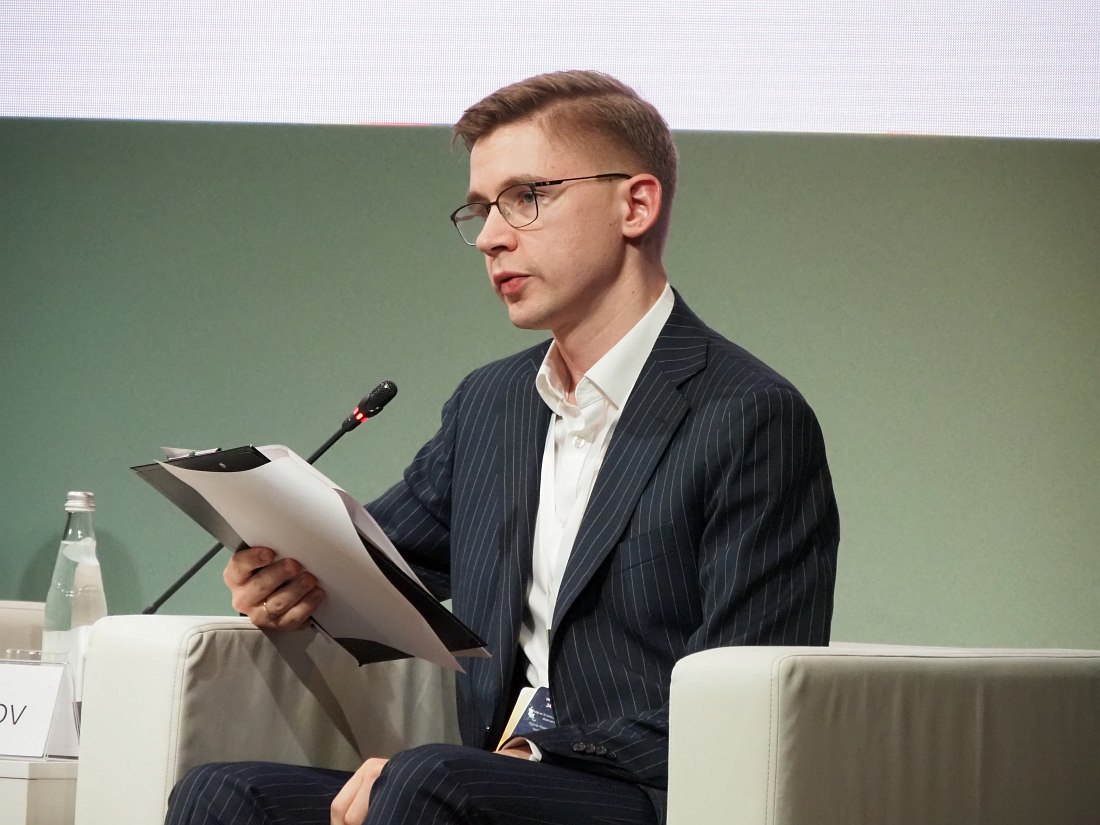 Обсуждение проекта резолюции Форума джазовых педагогов. Выступает Андрей Липатов, директор «Института музыки Ланот» 