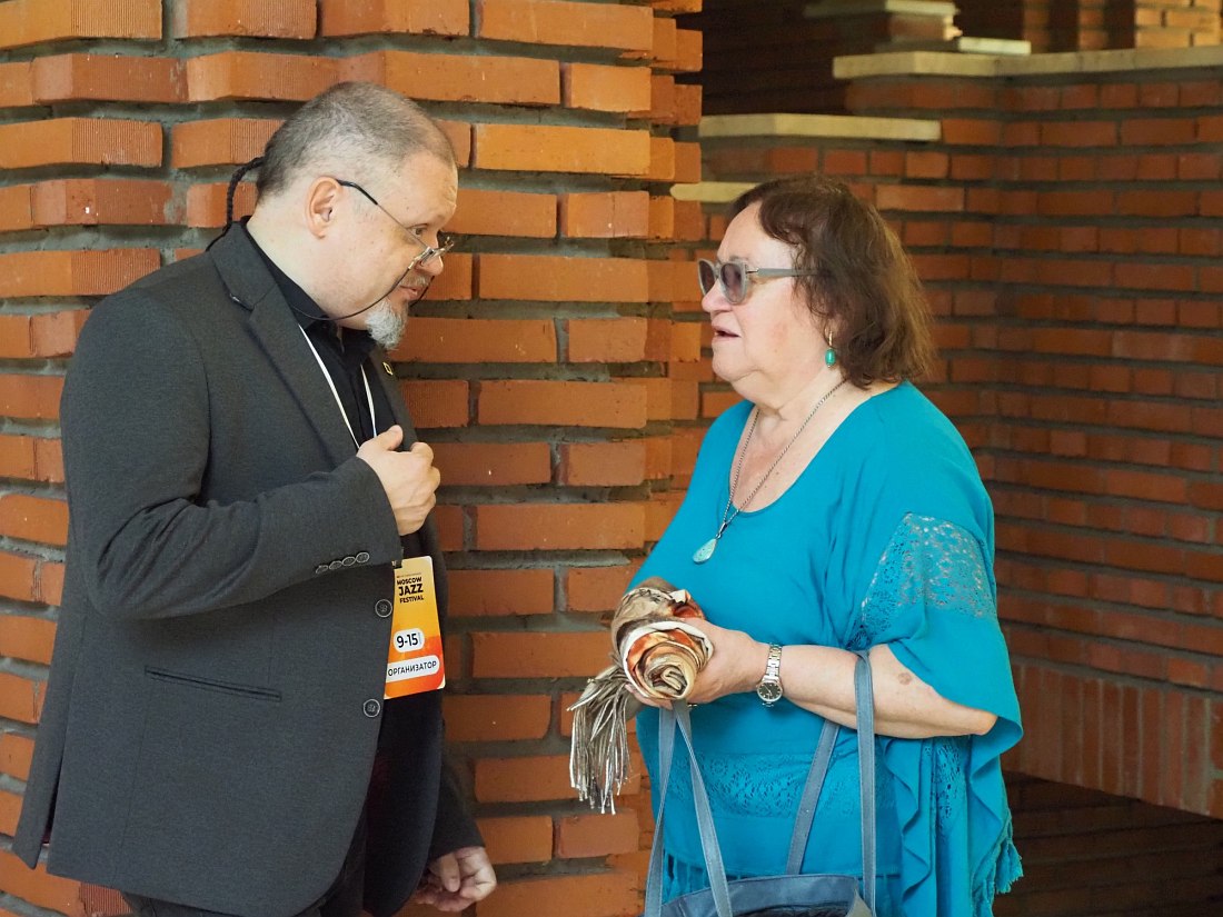 В кулуарах. Кирилл Мошков и профессор МГИК Зинаида Карташёва